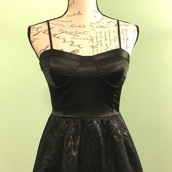 Cute black dress - Picture 6 of 8